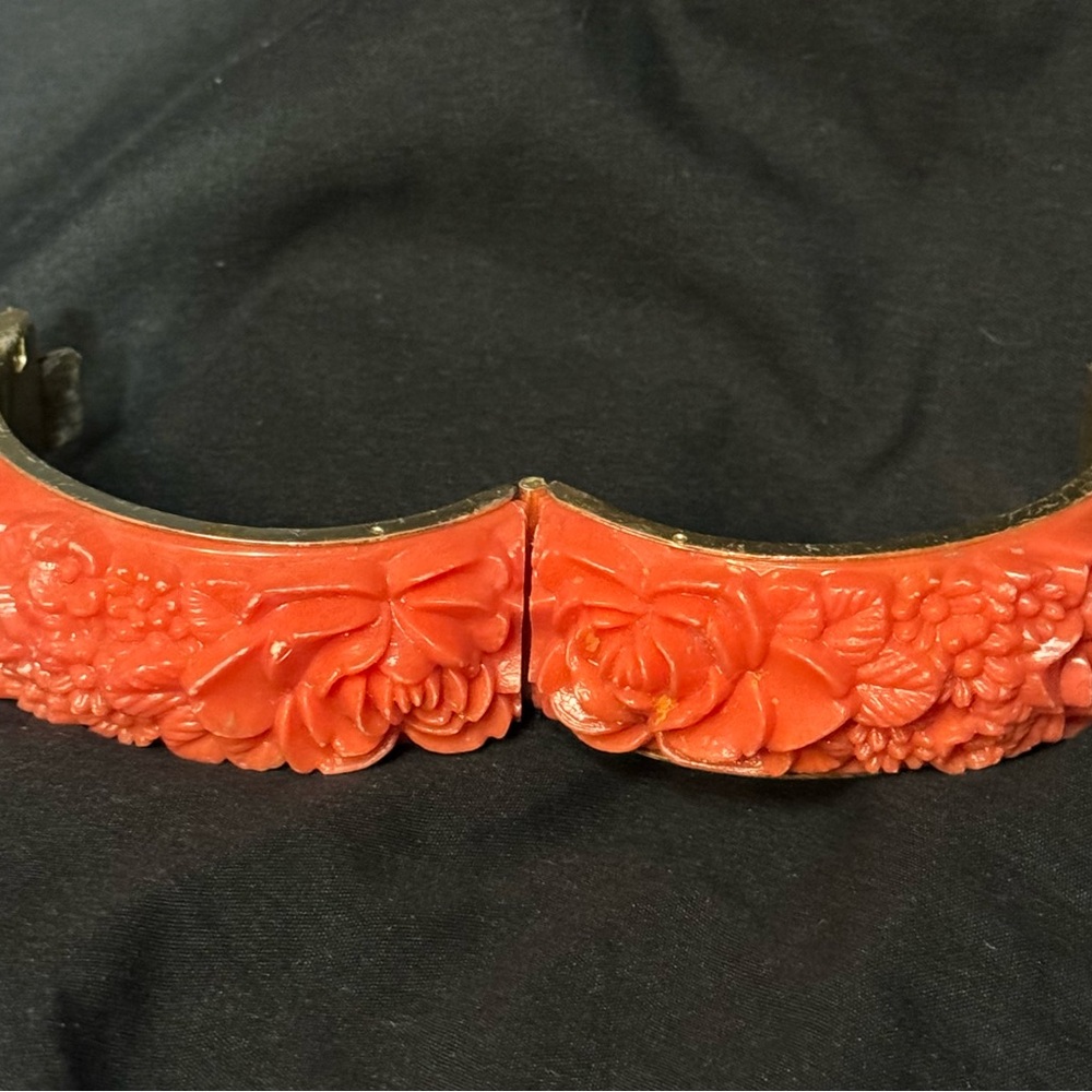 Amazing vintage cuff bracelet made in Hong Kong - Picture 4 of 4